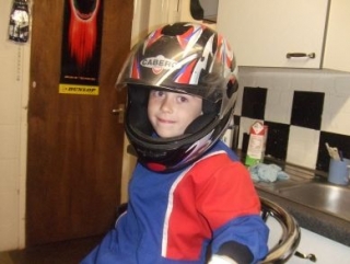  Abbiamo karting per bambini 